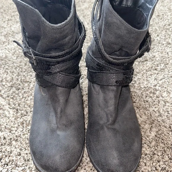 Booties - Picture 2 of 6